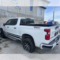 Chevrolet Silverado 5.3 AT, 2020, битый, 34 500 км, с пробегом, цена 4 000 000 руб.