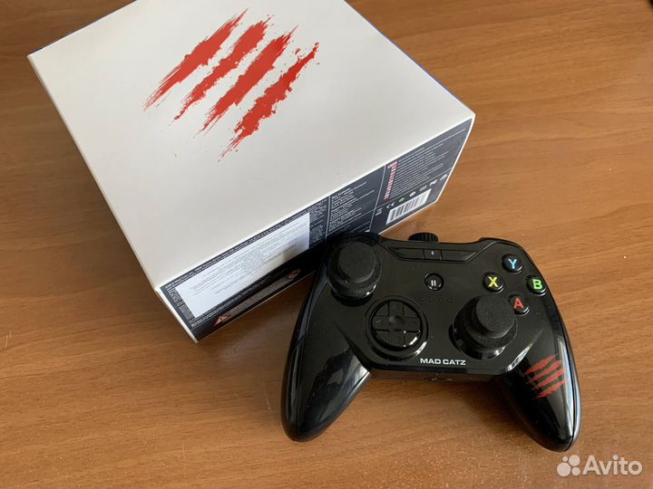 Джойстик Mad Catz C.T.R.L.i (для iPhone и iPad)