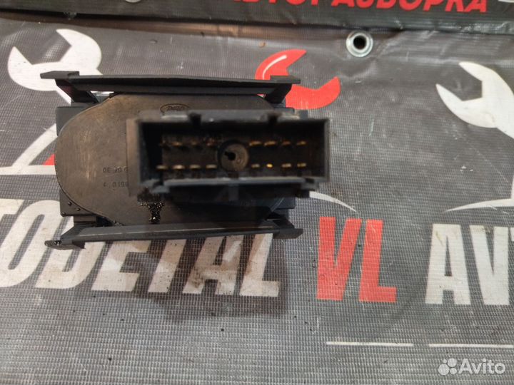 Блок управления светом Ford Focus 2