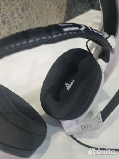 Наушники-гарнитура Plantronics RIG 4VR White