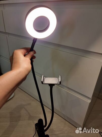 Кольцевая настольная LED лампа