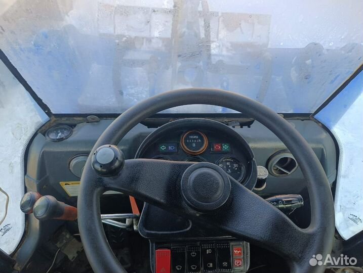 Фронтальный погрузчик СТК S930, 2015