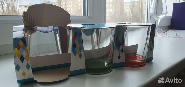 Новые стаканы с цветным дном