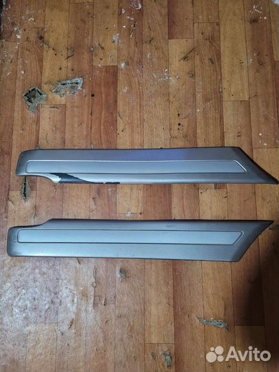 Молдинги заднего крыла Тойота Ленд Крузер 100