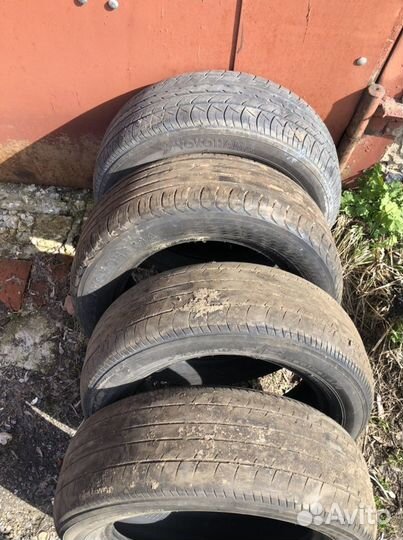 Yokohama BluEarth AE01B 215/60 R16