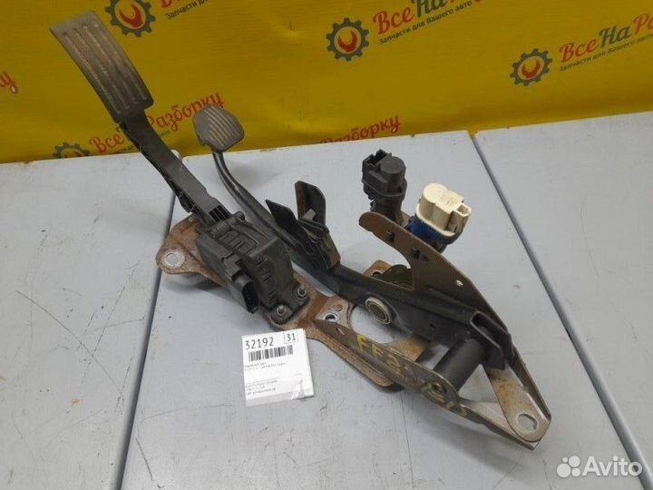 Педальный узел Ford Focus 2 Рестайлинг седан 1.8