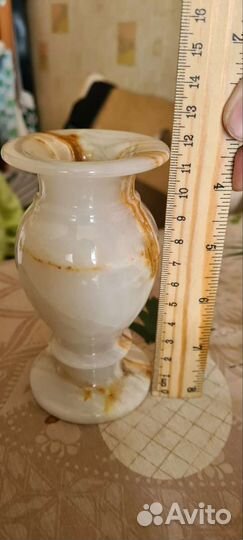 Ваза из мраморного оникса