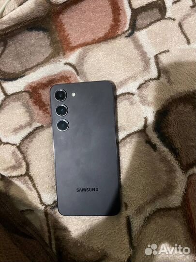 Samsung Galaxy S23, 8/256 ГБ