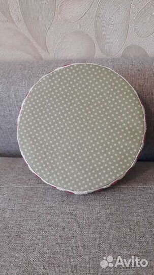 Игольница с вышивкой ручной работы