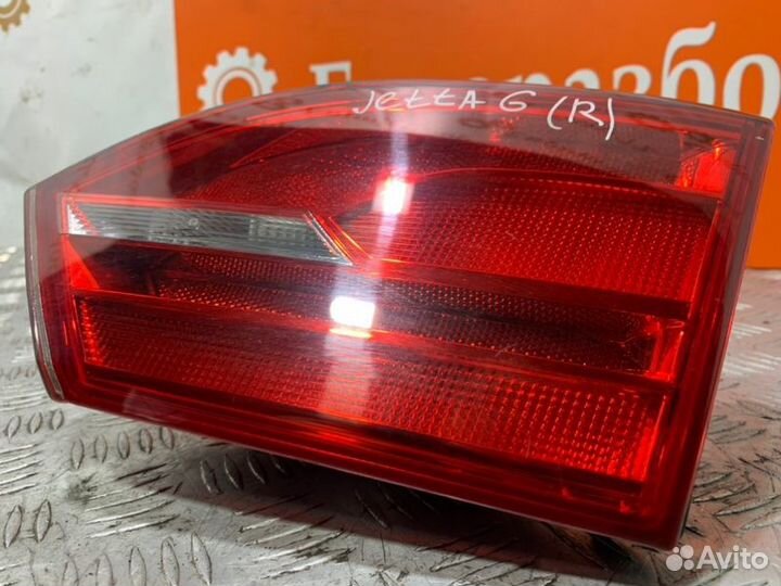 Фонарь внутренний правый Volkswagen Jetta 6 162