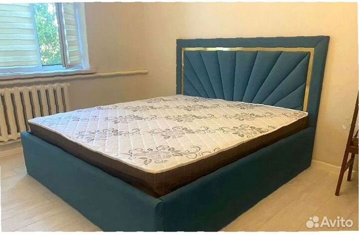 Мягкая кровать с подъемным механизмом