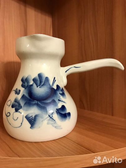 Гжель- Блюдо, сувениры, турка, чайник