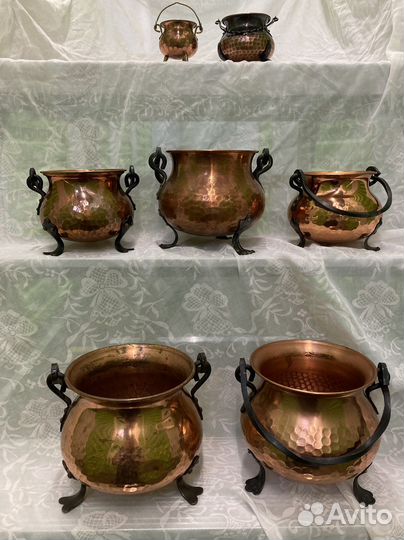 Котелок (кашпо) на лапках медь винтаж