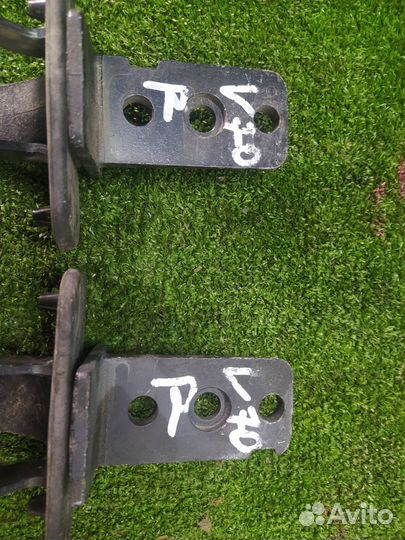 Петли багажника Volvo V70