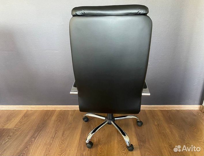 Офисное кресло. Гарантия 1 год