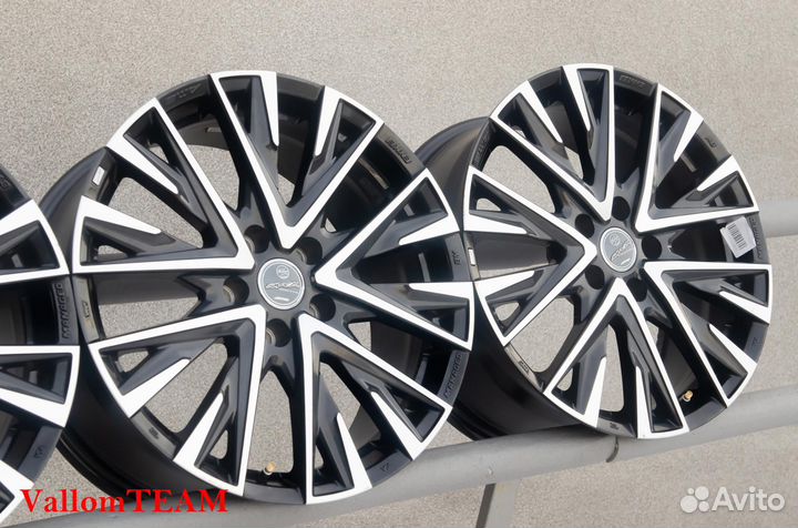 Лот M115798 Фирменные 18-е диски enkei AME smack