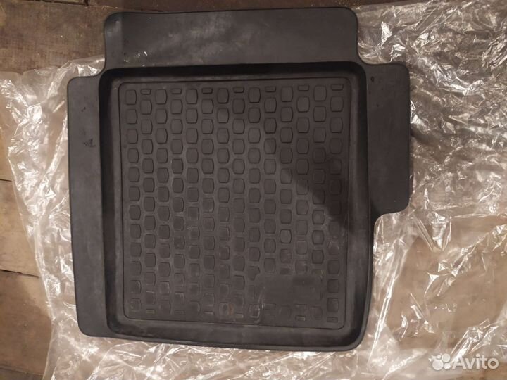 Автомобильные коврики резиновые