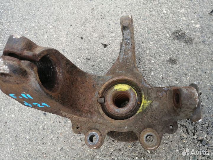 Ступица передняя правая Ford Focus 2 2010