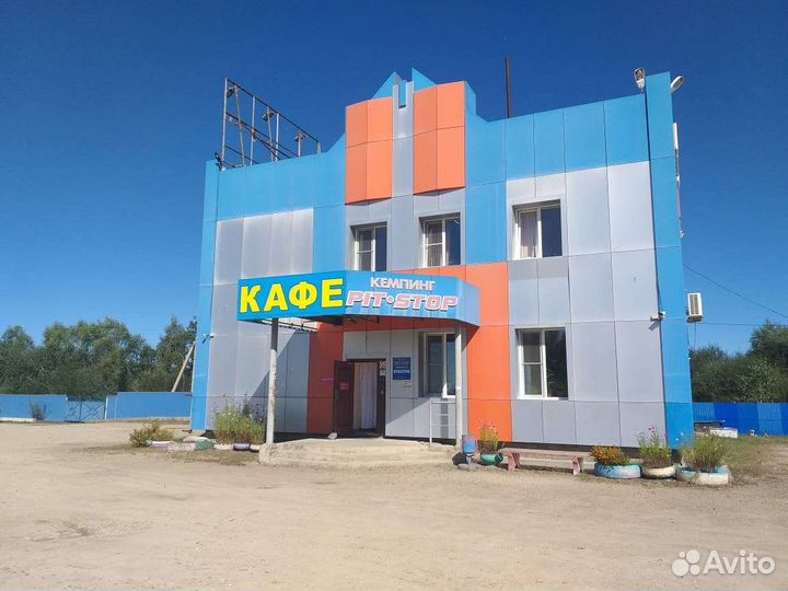 Мойщица посуды в кафе