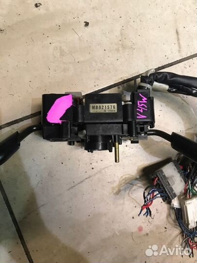 Блок подрулевых переключателей Mitsubishi Pajero