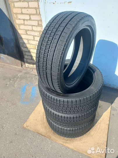 Bridgestone Blizzak Ice 225/45 R18 и 245/40 R18
