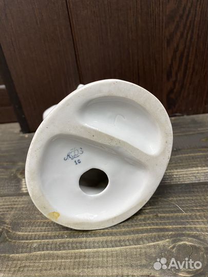 Статуэтка мальчик читает