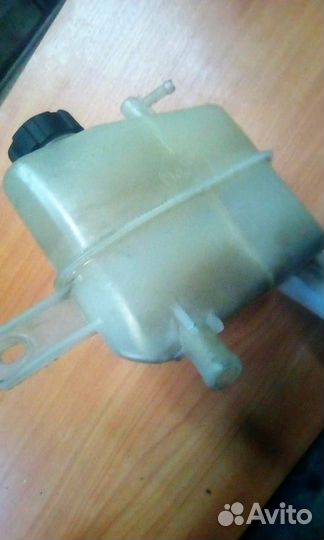 Расширительный бачок гур ваз 11181311010