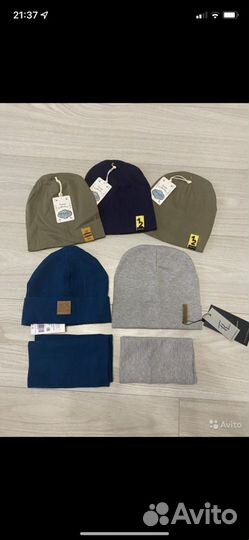 Комплект шапка и Снуд новые