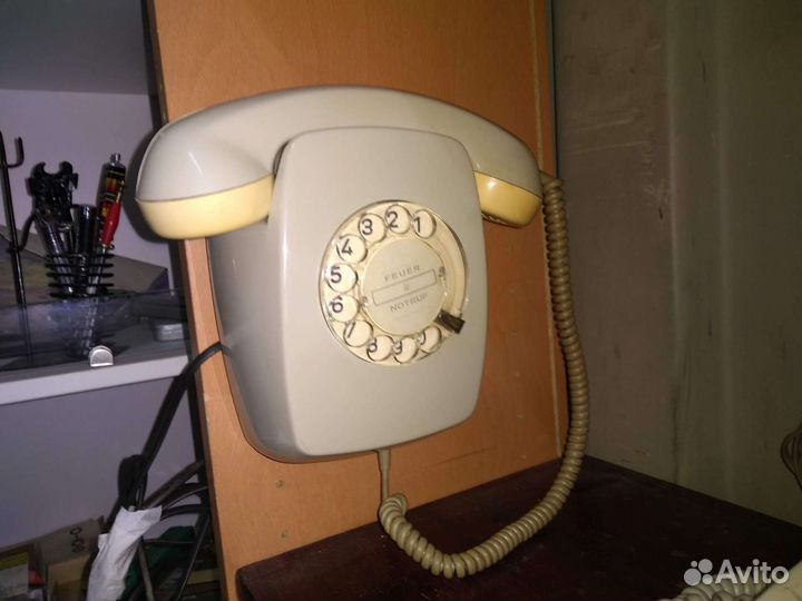 Дисковый телефон стационарный старинный