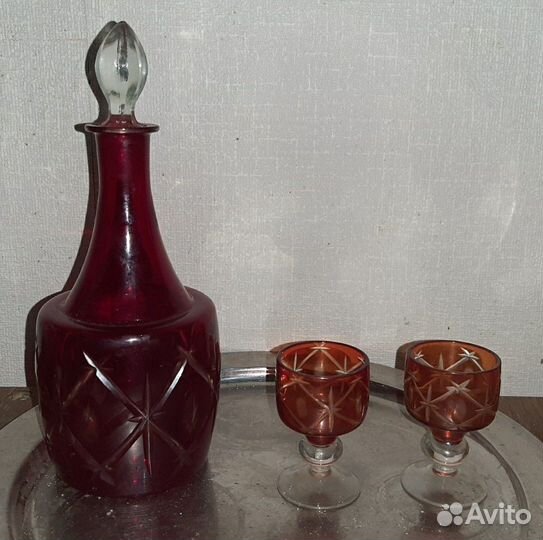 Винтажный кувшин, графин с рюмками, рюмки, ваза