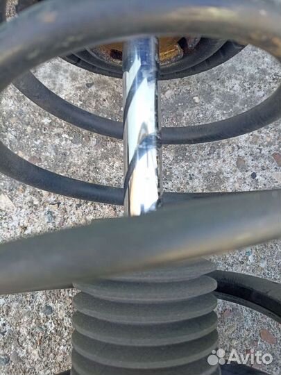 XC70 Volvo Передние амортизаторы 1 поколение