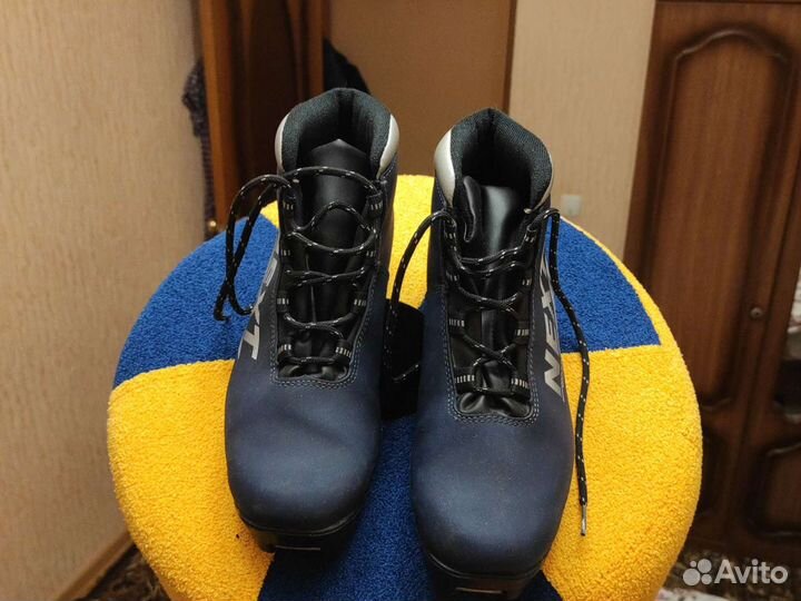 Лыжные ботинки