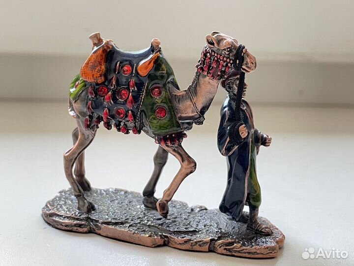 Статуэтка из Египта. Бедуин и верблюд