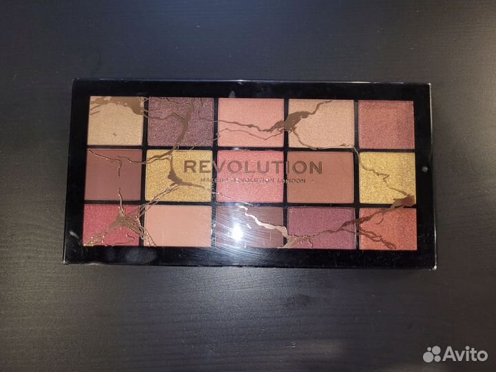 Палетка теней revolution