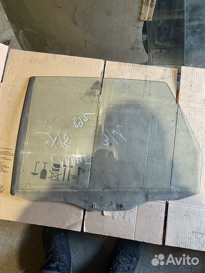 Стекло заднее левое Mitsubishi galant 6 хэтчбек