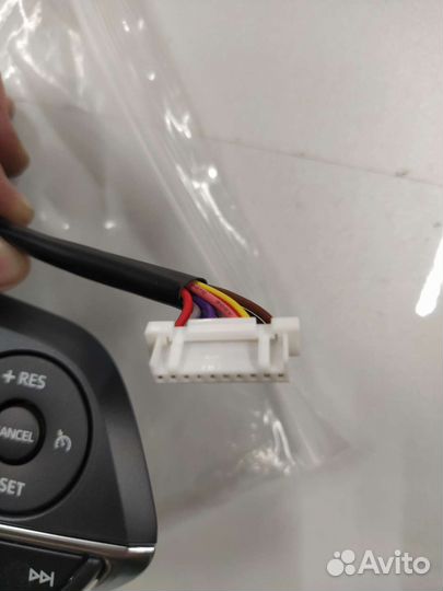 Кнопки на руль Toyota