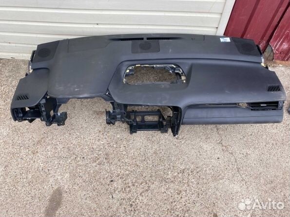 Торпедо с подушкой Lexus RX 4