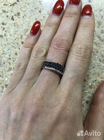 Золотое кольцо с бриллиантами и сапфирами