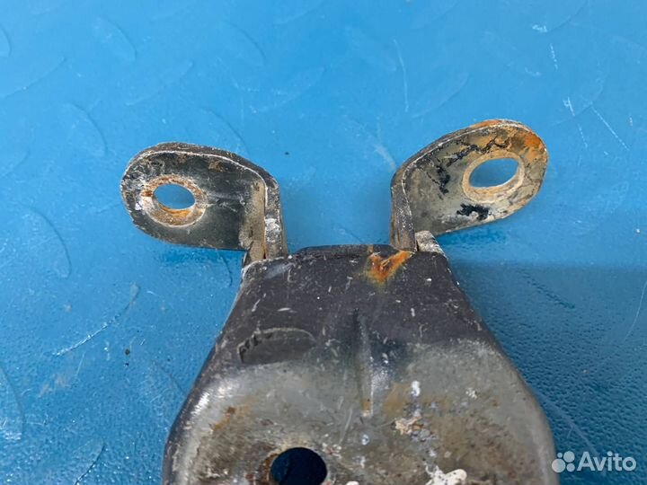 Б/У петля двери передний правый Hyundai Accent LC