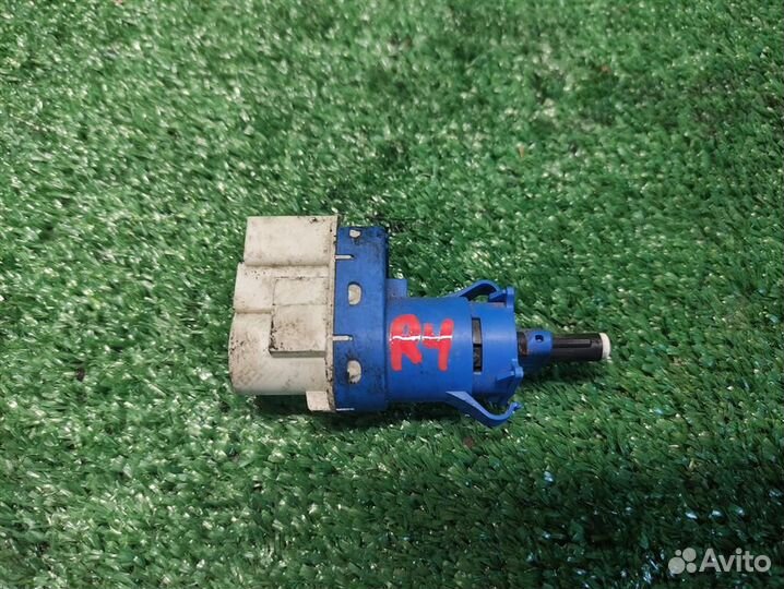 Датчик педали тормоза Land Rover Discovery 4 2010