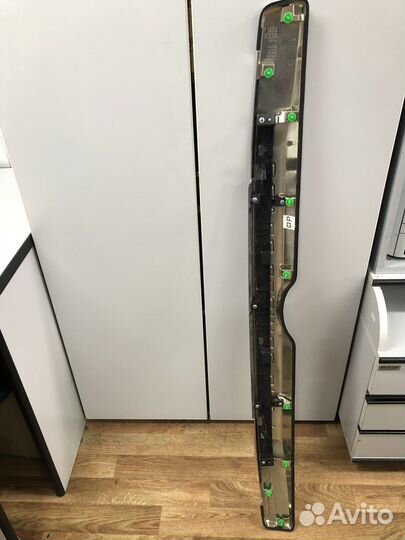 Накладка задней двери 7681060020