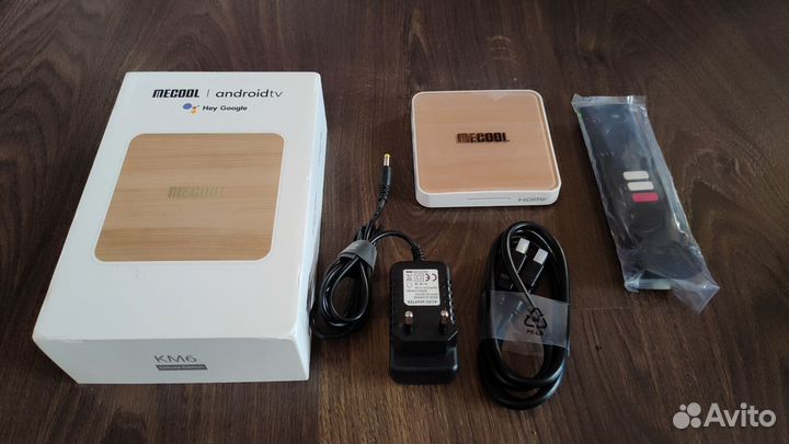 Android TV Box Mecool KM6 Deluxe