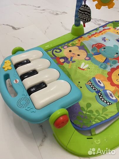 Развивающий коврик fisher price с пианино