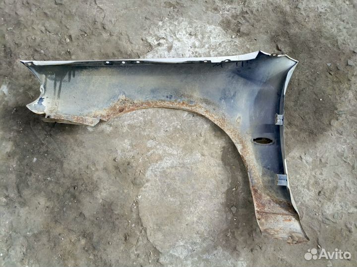 Переднее правое крыло Ford Mondeo 2