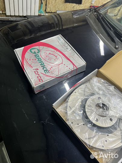 Передние тормозные диски 320мм