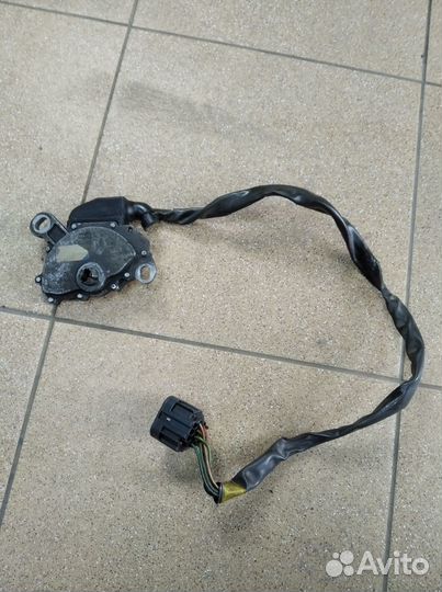 Датчик выбора передач АКПП 55 50 sn Вольво