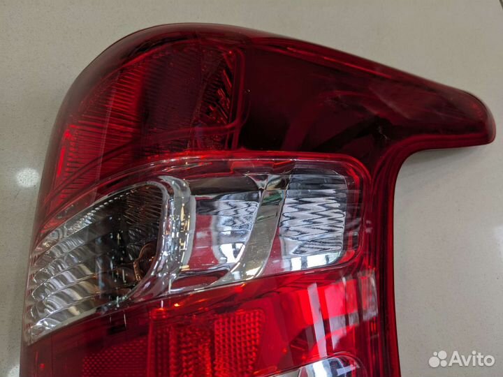 Фонарь задний правый mitsubishi L200 2015-2018