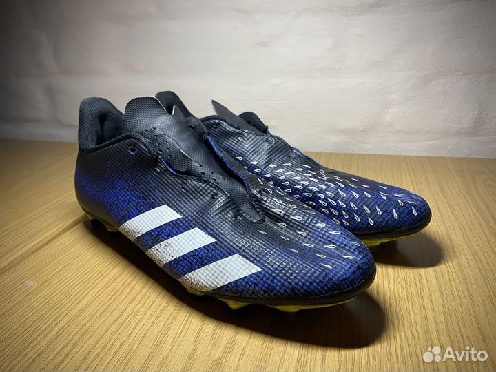 Футбольные бутсы Adidas predator