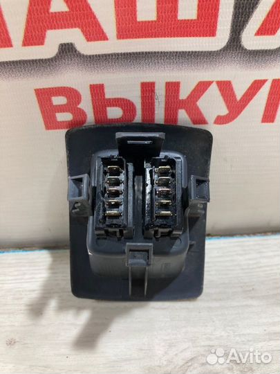 Блок управления стеклоподъемниками передний левый