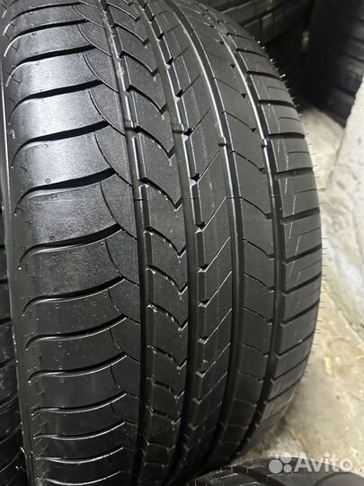 Goodyear EfficientGrip 245/45 R19 и 275/40 R19 Y